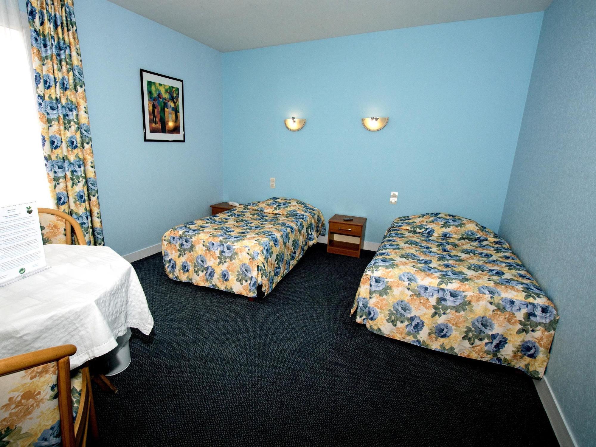 Hotel Le Plat D'Etain Brou Bagian luar foto