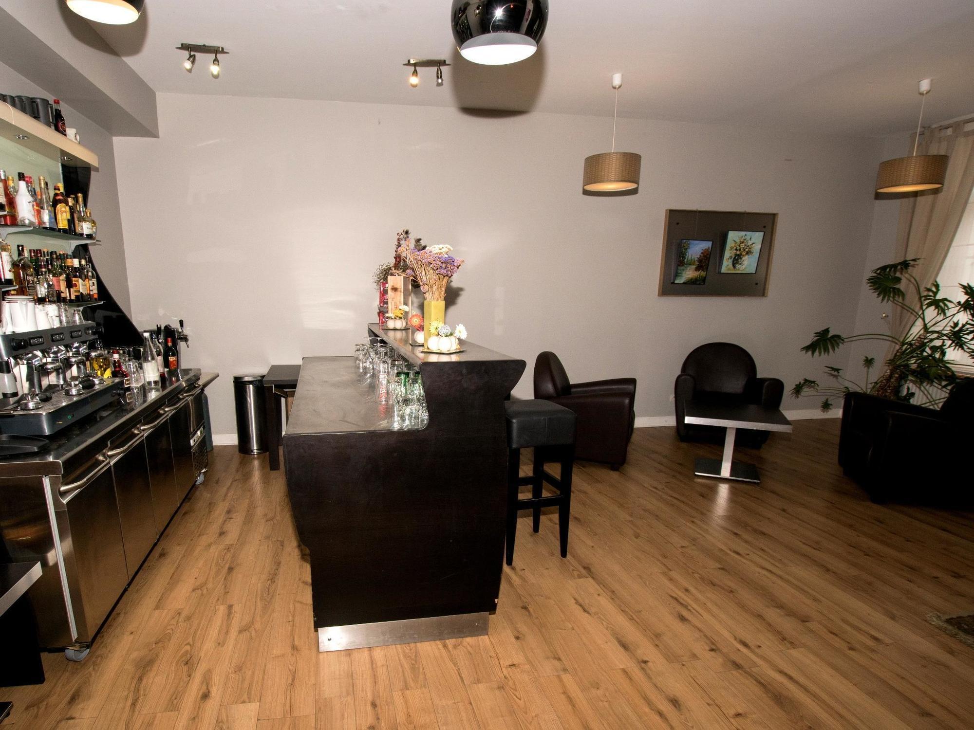 Hotel Le Plat D'Etain Brou Bagian luar foto