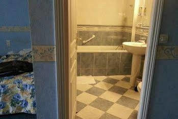 Hotel Le Plat D'Etain Brou Bagian luar foto