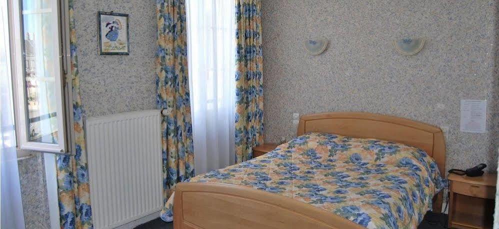 Hotel Le Plat D'Etain Brou Bagian luar foto